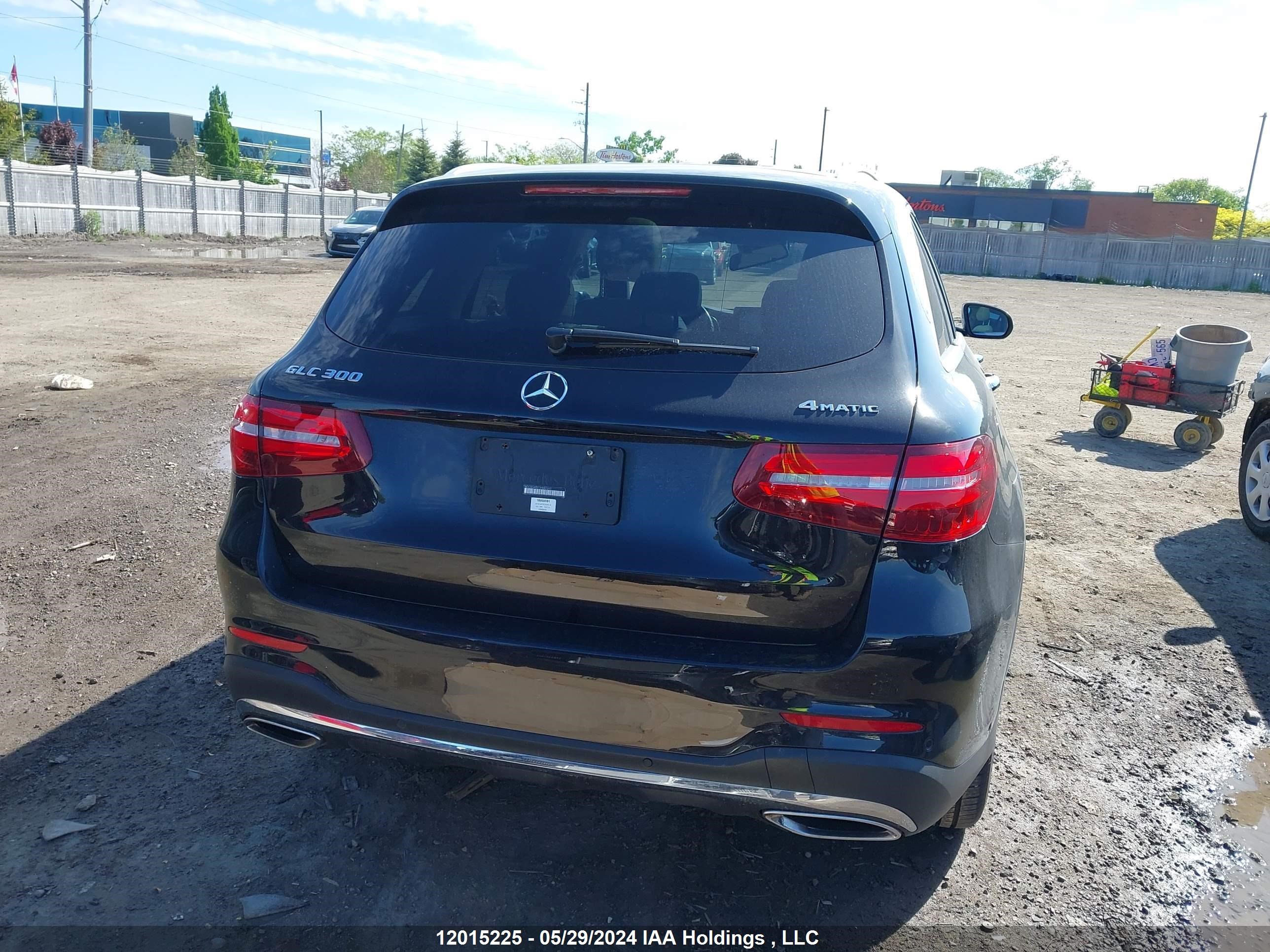 Photo 15 VIN: WDC0G4KB7JV082695 - MERCEDES-BENZ GLC 