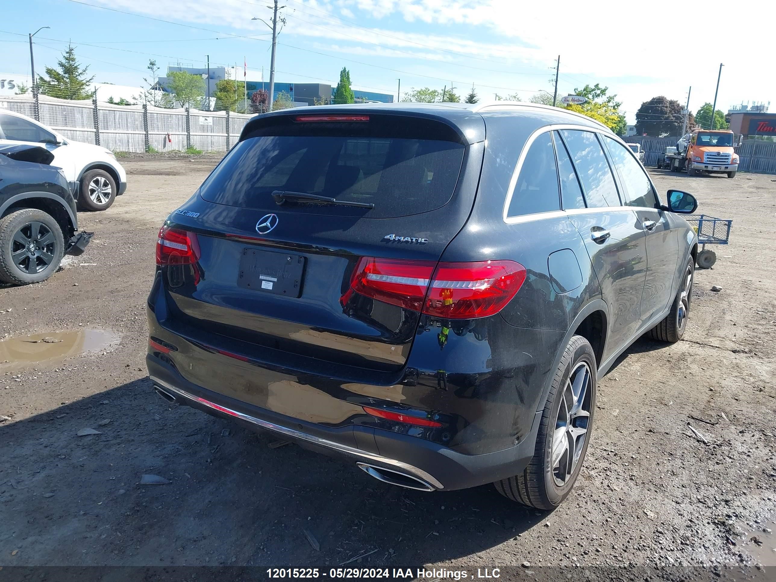 Photo 3 VIN: WDC0G4KB7JV082695 - MERCEDES-BENZ GLC 