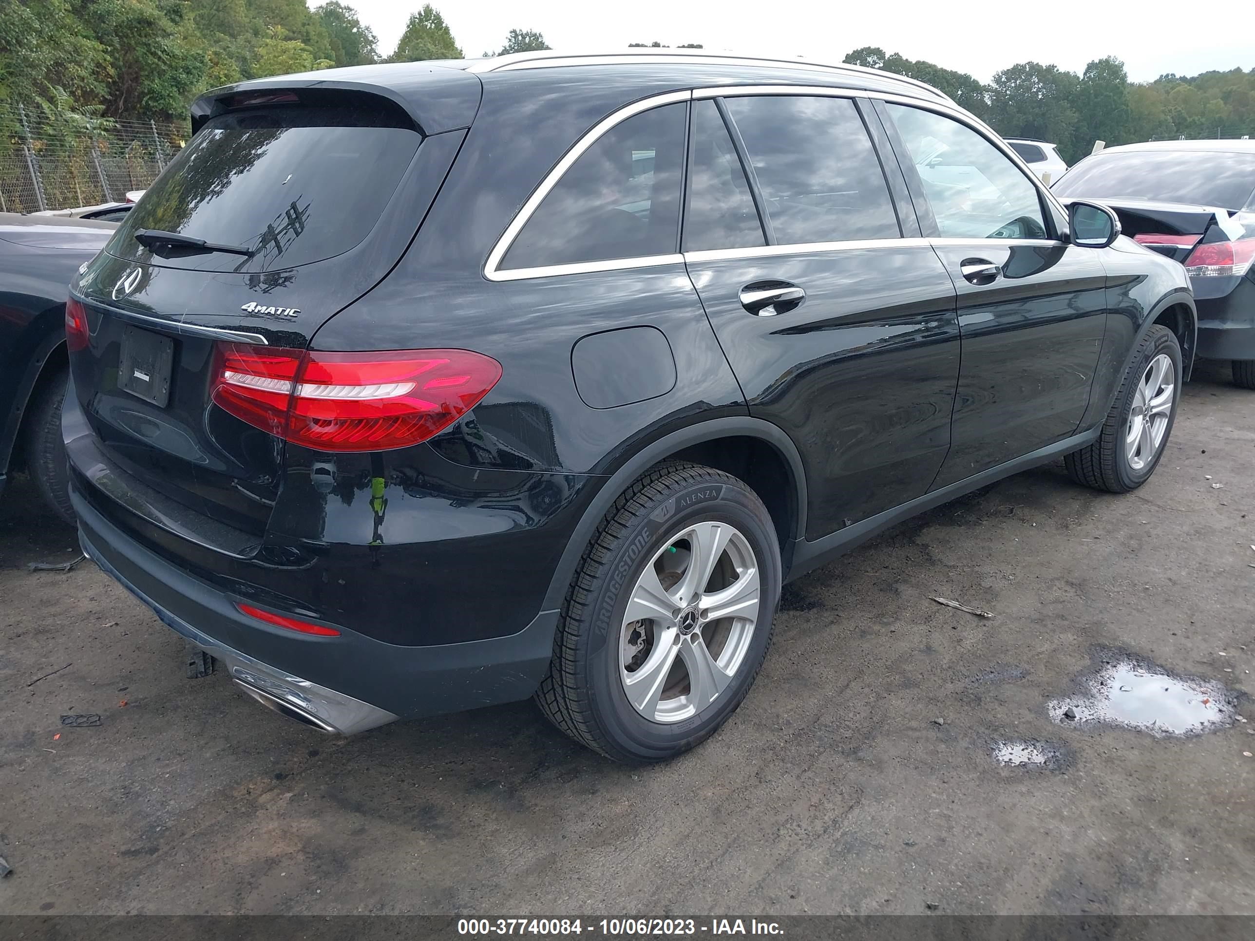 Photo 3 VIN: WDC0G4KB9JV110089 - MERCEDES-BENZ GLC 