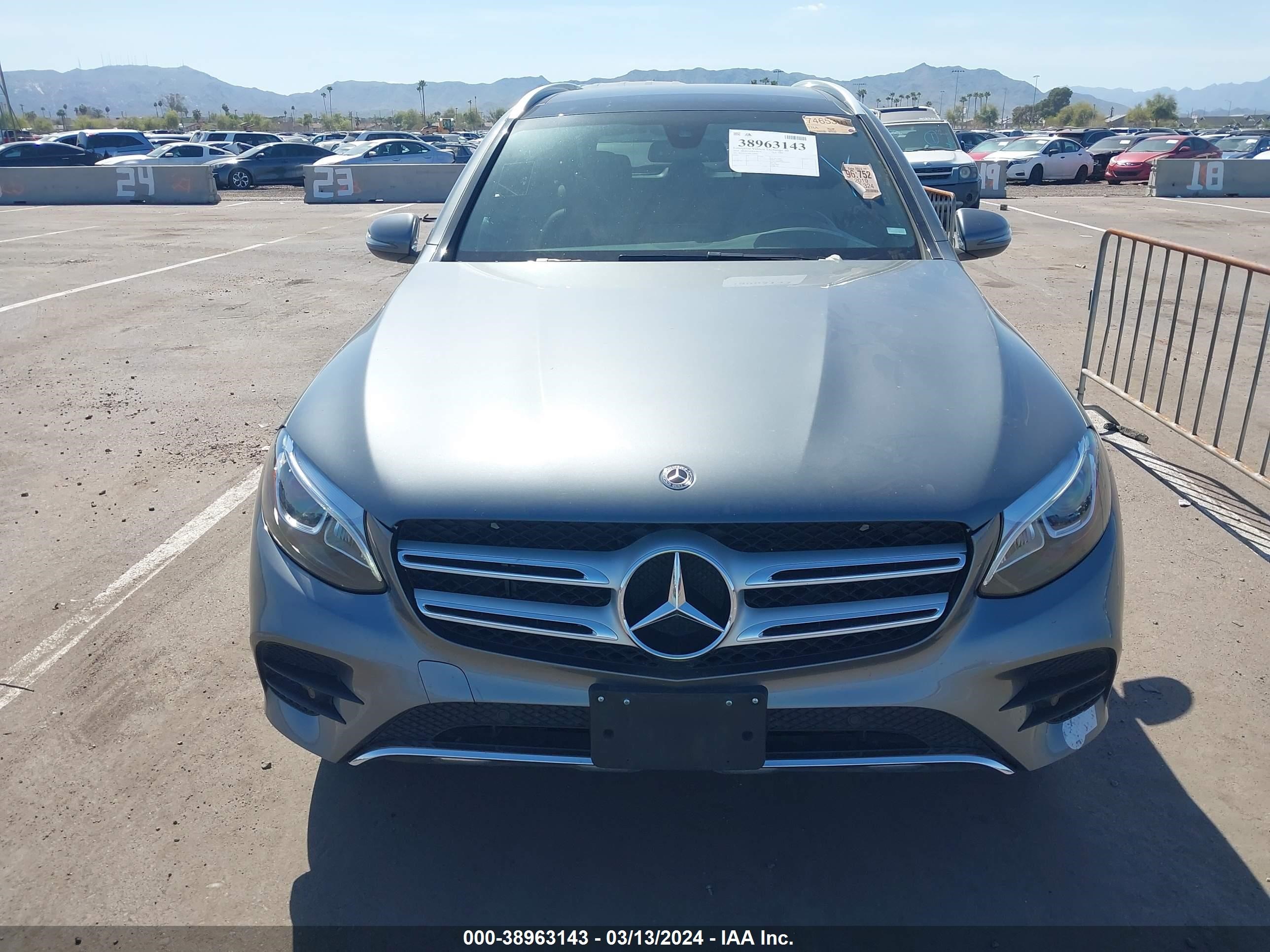 Photo 11 VIN: WDC0G5EB4KF589843 - MERCEDES-BENZ NULL 