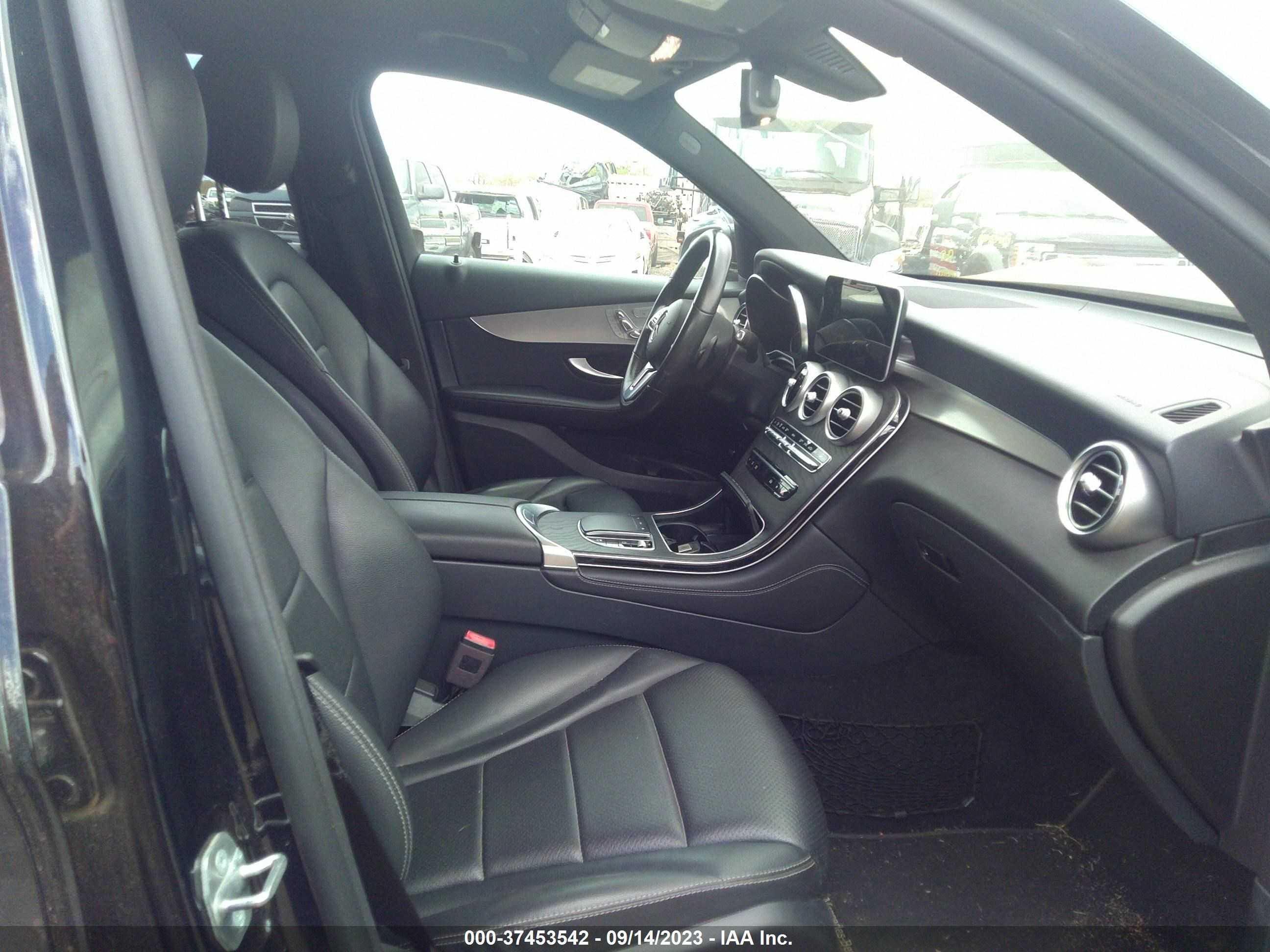 Photo 5 VIN: WDC0G8DB0LF743761 - MERCEDES-BENZ GLC 