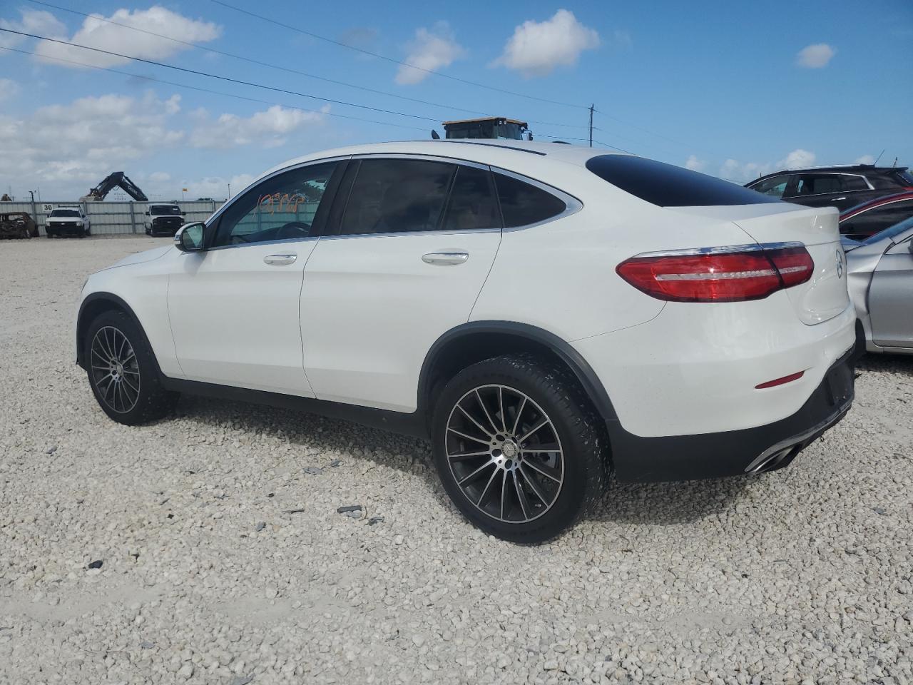 Photo 1 VIN: WDC0J4KBXHF154334 - MERCEDES-BENZ GLC 