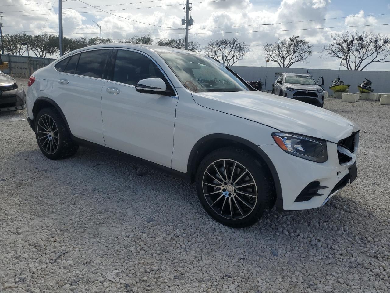 Photo 3 VIN: WDC0J4KBXHF154334 - MERCEDES-BENZ GLC 