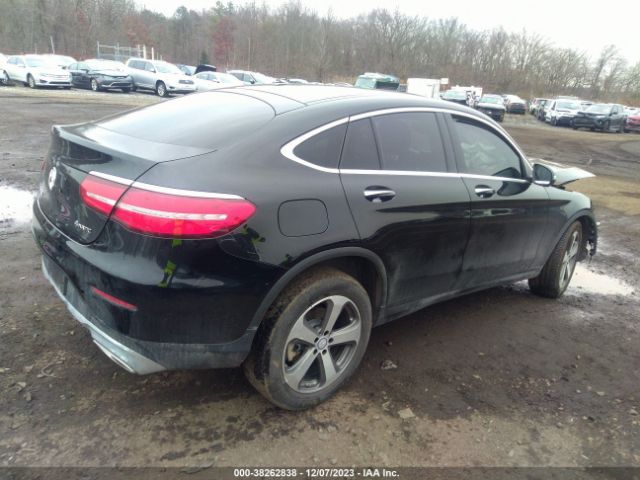 Photo 3 VIN: WDC0J4KBXHF160991 - MERCEDES-BENZ GLC 300 COUPE 