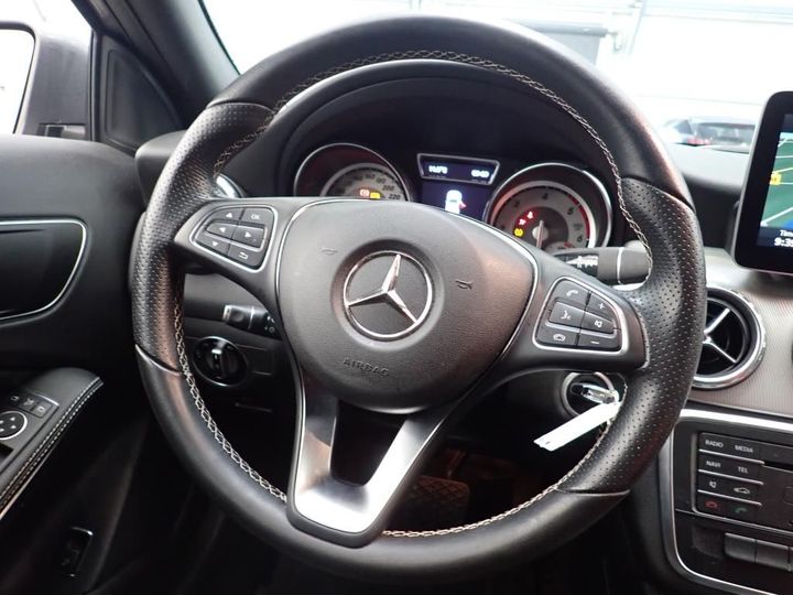 Photo 10 VIN: WDC1569031J346458 - MERCEDES-BENZ GLA 