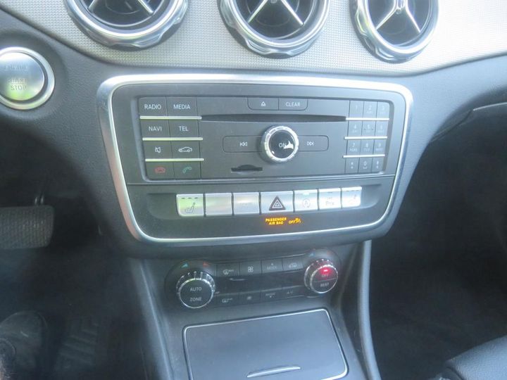 Photo 4 VIN: WDC1569031J448849 - MERCEDES-BENZ CLASE GLA 