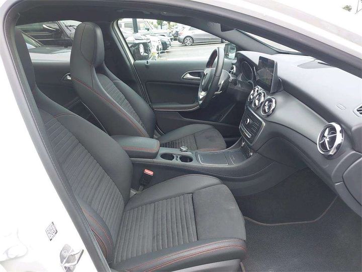 Photo 9 VIN: WDC1569031J627403 - MERCEDES-BENZ CLASSE GLA 