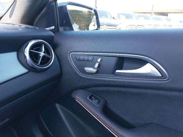 Photo 16 VIN: WDC1569051J588765 - MERCEDES-BENZ CLASSE GLA 