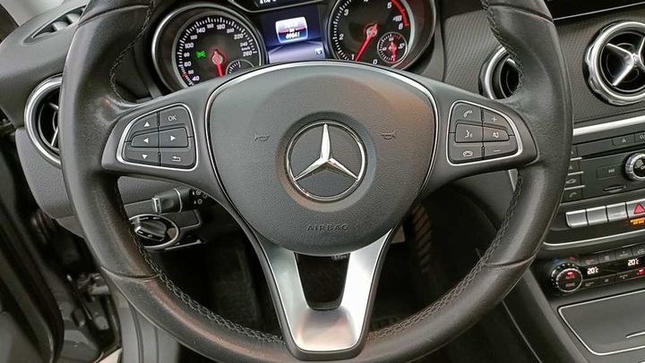 Photo 18 VIN: WDC1569121J379216 - MERCEDES-BENZ GLA &#3913 