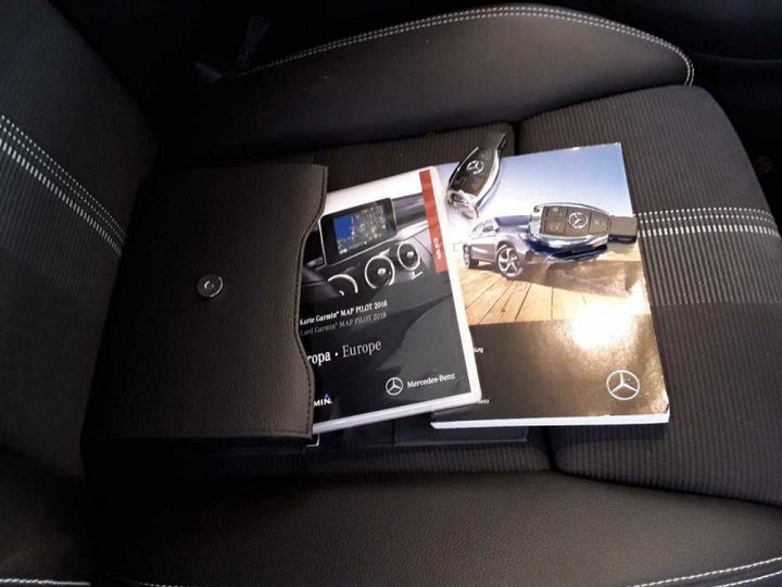 Photo 14 VIN: WDC1569121J508130 - MERCEDES-BENZ GLA 180 CDI 