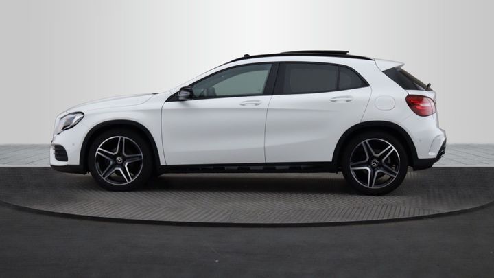 Photo 2 VIN: WDC1569421J615408 - MERCEDES-BENZ GLA 