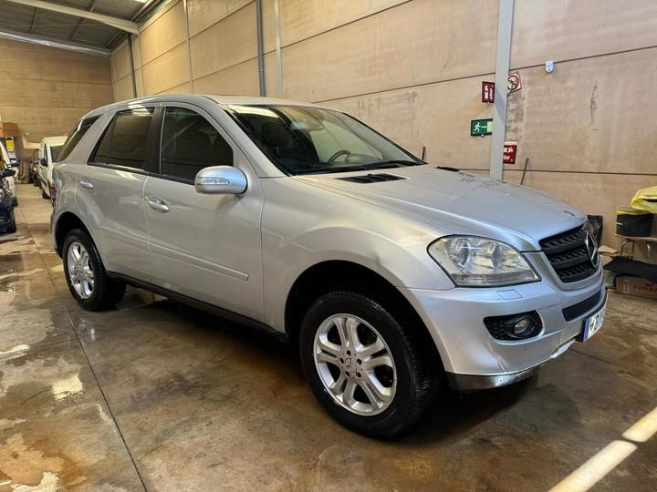 Photo 2 VIN: WDC1641221A050468 - MERCEDES-BENZ ML 