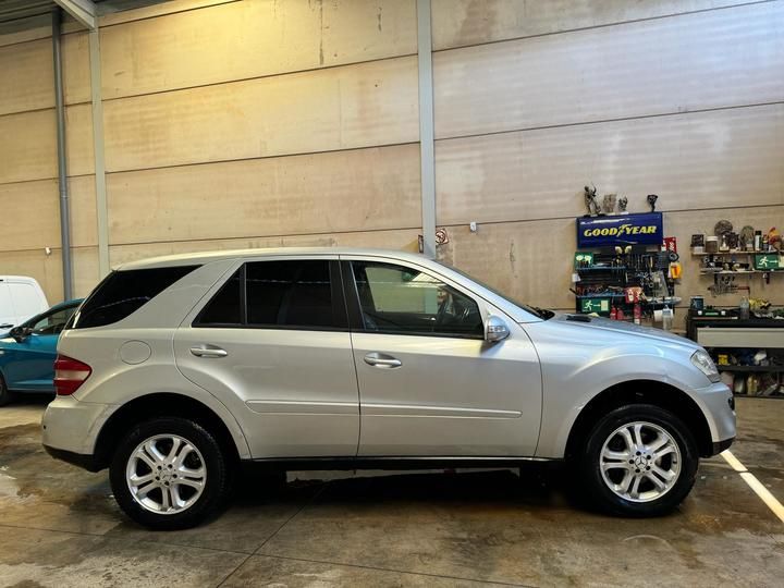 Photo 3 VIN: WDC1641221A050468 - MERCEDES-BENZ ML 