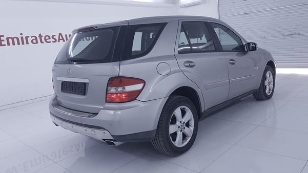 Photo 9 VIN: WDC1641751A022426 - MERCEDES-BENZ ML 500 