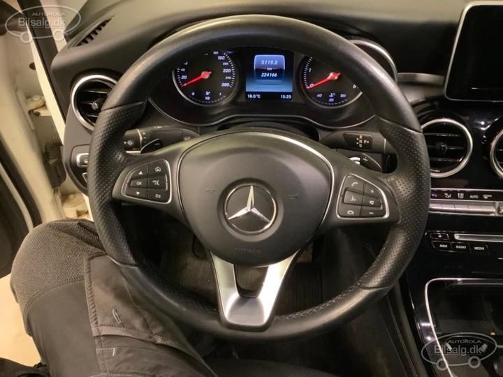 Photo 14 VIN: WDC2533051F458285 - MERCEDES-BENZ GLC-CLASS HATCHBACK 