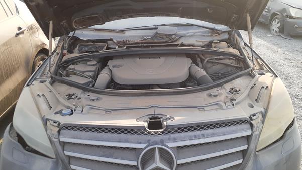 Photo 28 VIN: WDCCB6FE5BA115097 - MERCEDES-BENZ R 350 