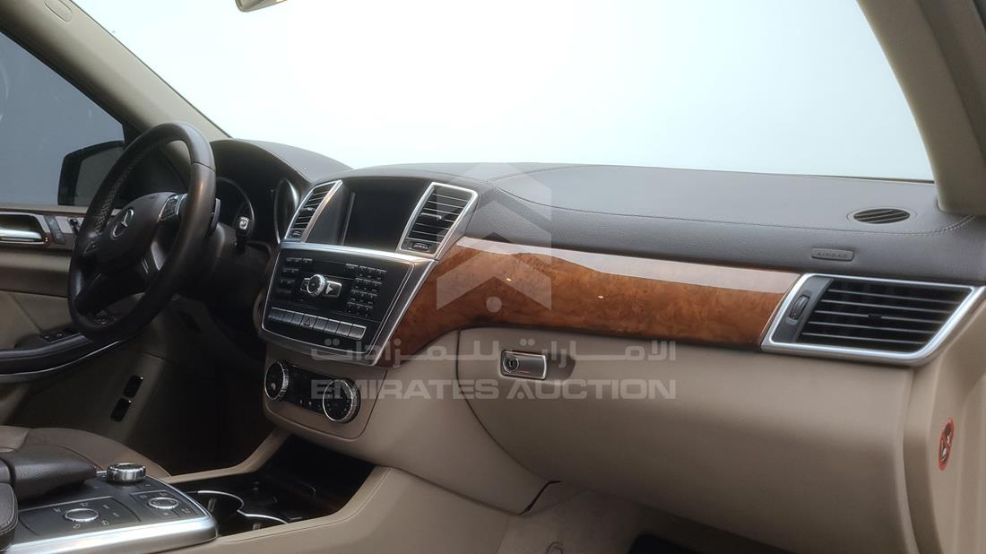 Photo 30 VIN: WDCDF7DE5EA268262 - MERCEDES GL 