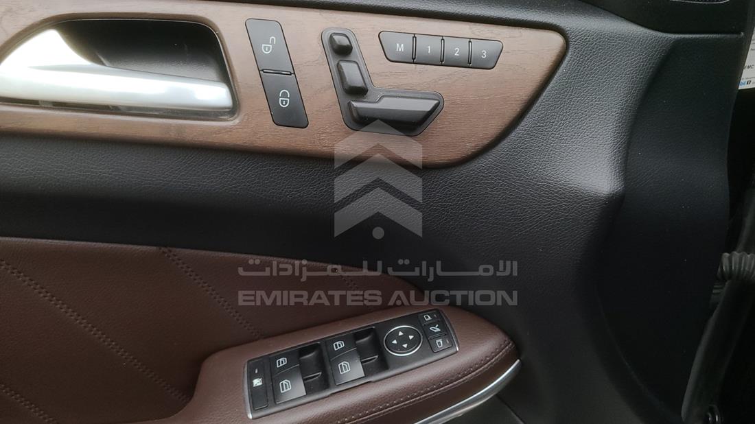 Photo 21 VIN: WDCDF7DE5EA283635 - MERCEDES GL 