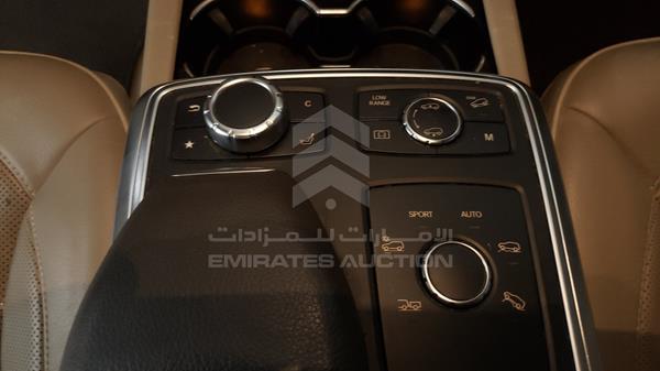 Photo 14 VIN: WDCDF7DE8DA143786 - MERCEDES-BENZ GL 500 