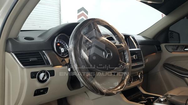 Photo 9 VIN: WDCDF7DE8DA143786 - MERCEDES-BENZ GL 500 