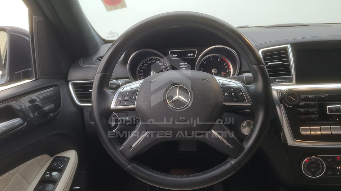 Photo 19 VIN: WDCDF7DE9DA136541 - MERCEDES GL 