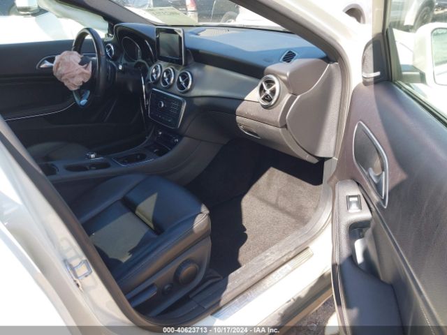 Photo 4 VIN: WDCTG4EB0GJ215547 - MERCEDES-BENZ GLA-CLASS 