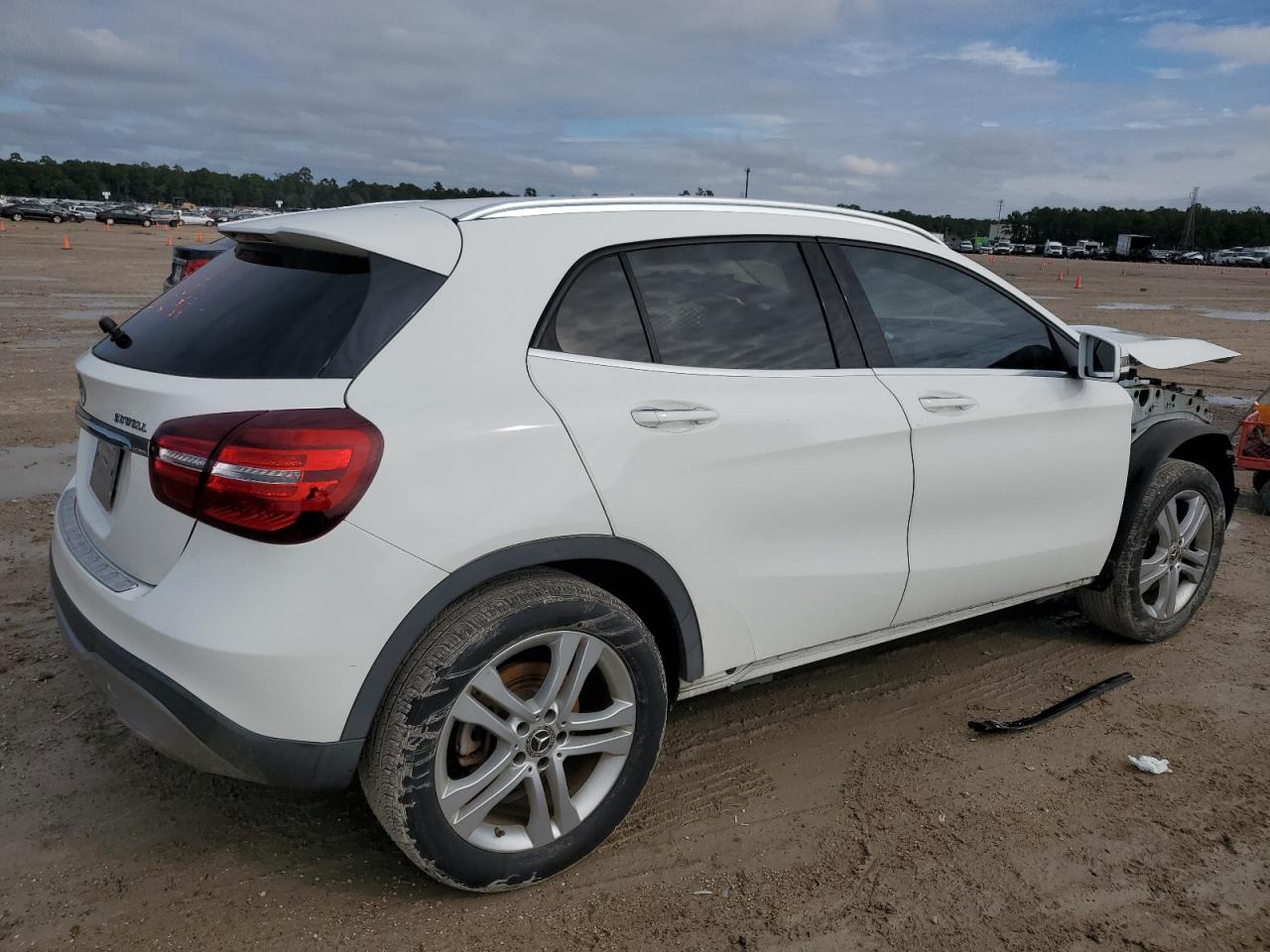 Photo 2 VIN: WDCTG4EB0LU023716 - MERCEDES-BENZ GLA-KLASSE 