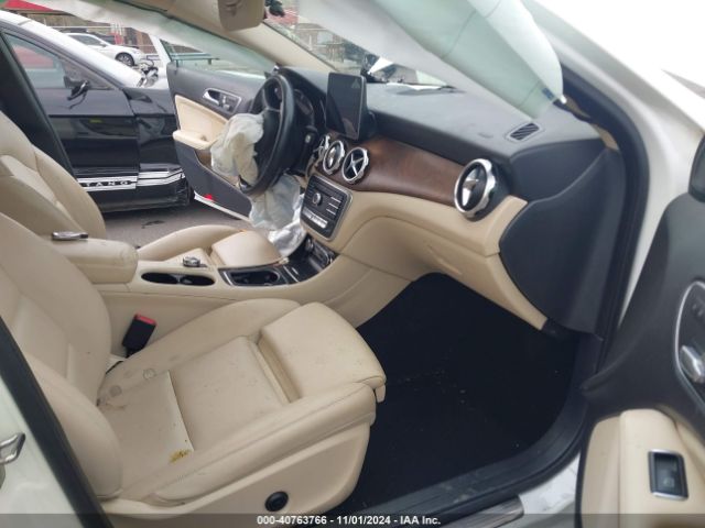 Photo 4 VIN: WDCTG4EB1KJ550485 - MERCEDES-BENZ GLA-CLASS 