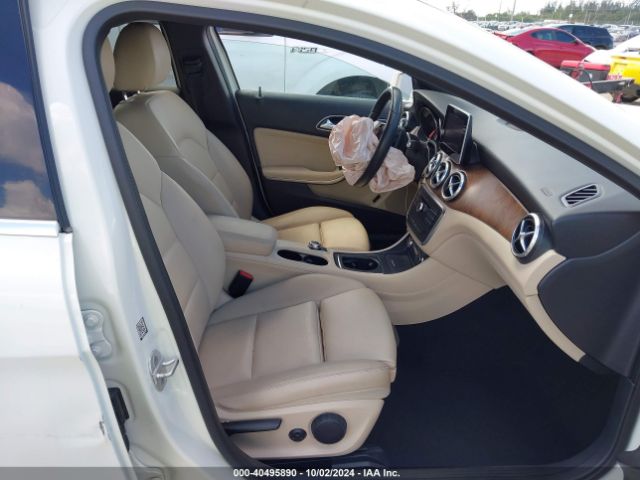 Photo 4 VIN: WDCTG4EB3HJ286467 - MERCEDES-BENZ GLA-CLASS 