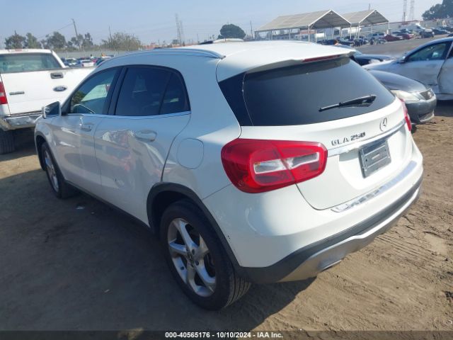 Photo 2 VIN: WDCTG4EB3JJ422229 - MERCEDES-BENZ GLA-CLASS 