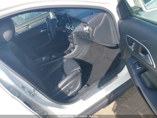 Photo 4 VIN: WDCTG4EB3JJ422229 - MERCEDES-BENZ GLA-CLASS 