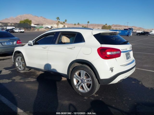 Photo 2 VIN: WDCTG4EB4FJ128460 - MERCEDES-BENZ GLA 250 