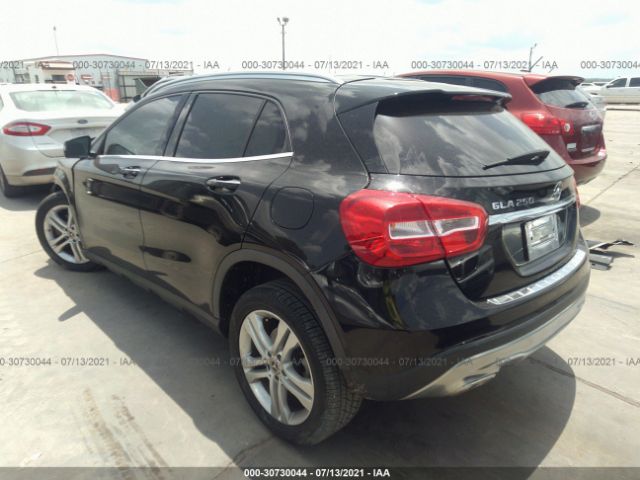 Photo 2 VIN: WDCTG4EB4HJ299535 - MERCEDES-BENZ GLA 