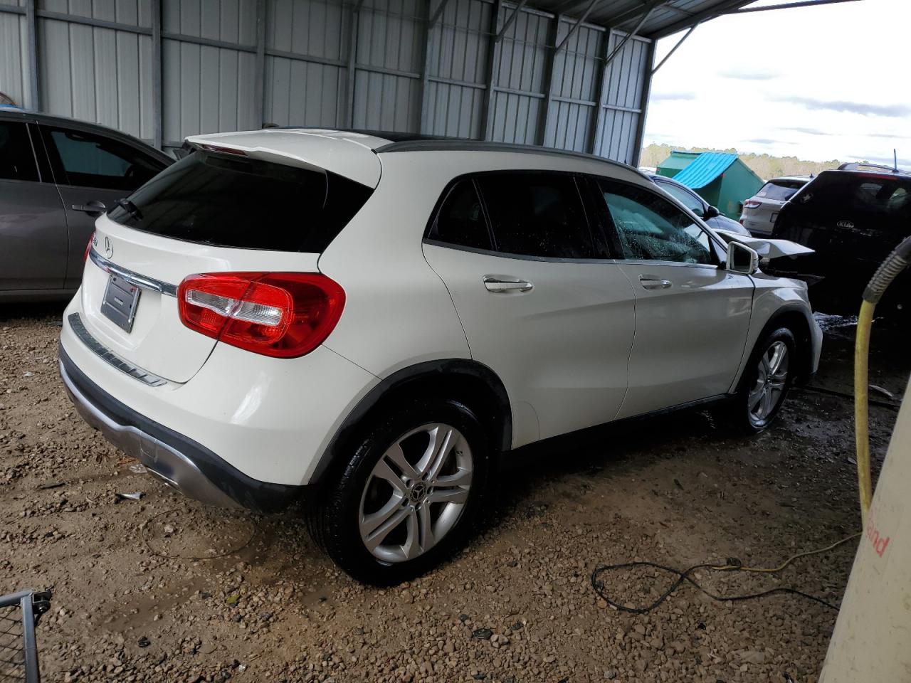 Photo 2 VIN: WDCTG4EB4JJ460326 - MERCEDES-BENZ GLA-KLASSE 