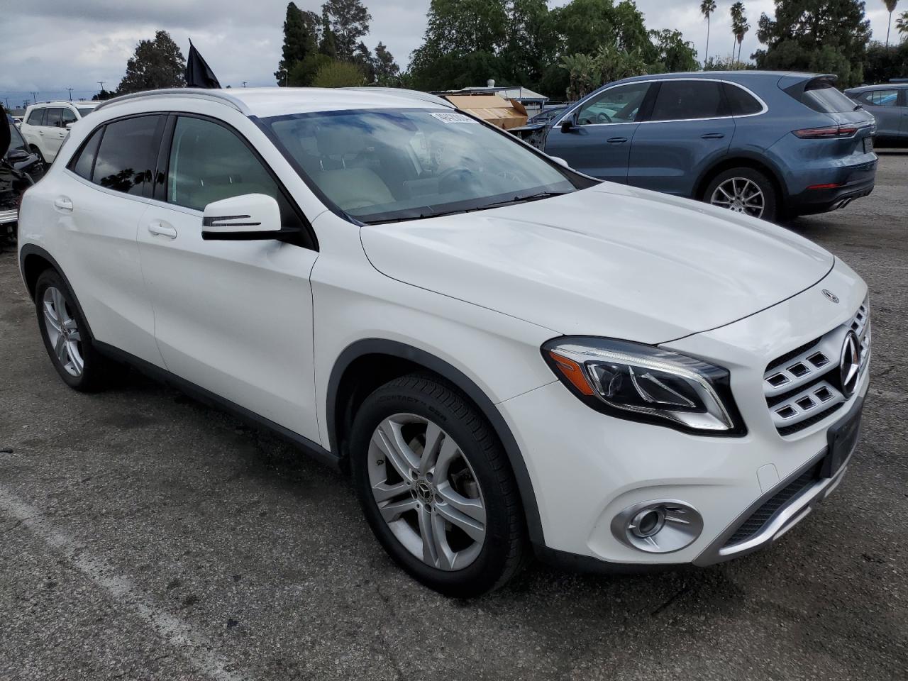 Photo 3 VIN: WDCTG4EB4KU003547 - MERCEDES-BENZ GLA-KLASSE 