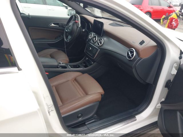 Photo 4 VIN: WDCTG4EB5HJ300546 - MERCEDES-BENZ GLA-CLASS 