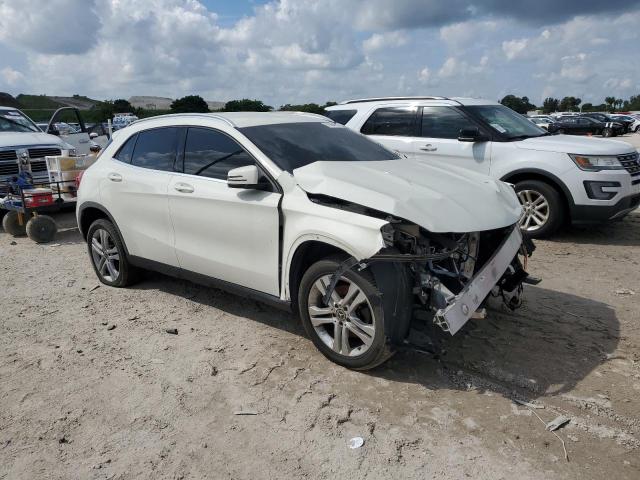 Photo 3 VIN: WDCTG4EB5JJ402872 - MERCEDES-BENZ GLA-CLASS 