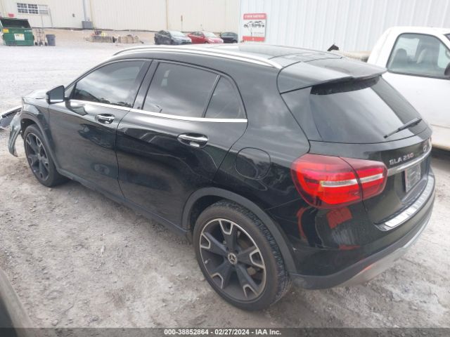 Photo 2 VIN: WDCTG4EB5KJ587619 - MERCEDES-BENZ GLA 250 