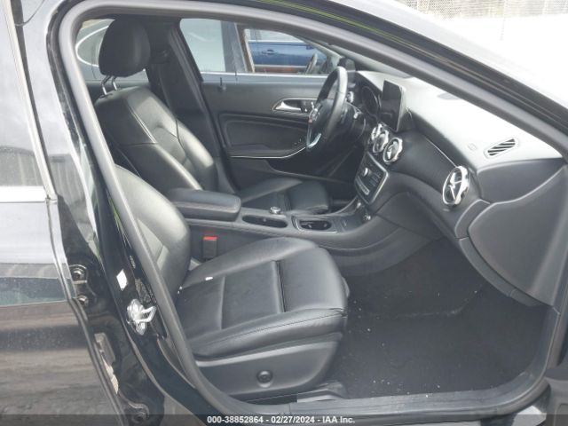 Photo 4 VIN: WDCTG4EB5KJ587619 - MERCEDES-BENZ GLA 250 