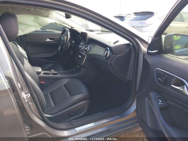 Photo 4 VIN: WDCTG4EB6FJ172475 - MERCEDES-BENZ GLA 250 