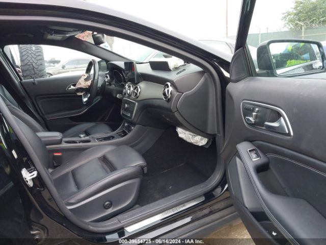 Photo 4 VIN: WDCTG4EB6JJ423083 - MERCEDES-BENZ GLA-CLASS 