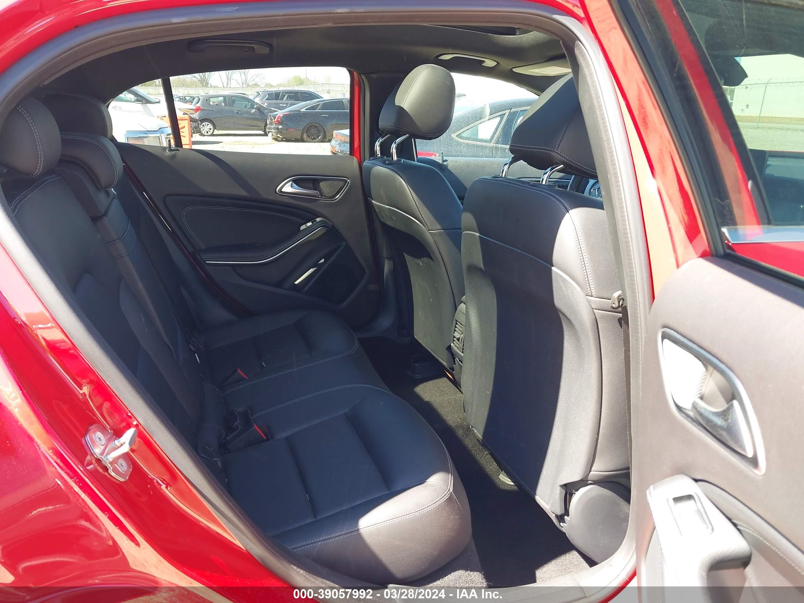 Photo 7 VIN: WDCTG4EB6JJ467200 - MERCEDES-BENZ GLA-KLASSE 