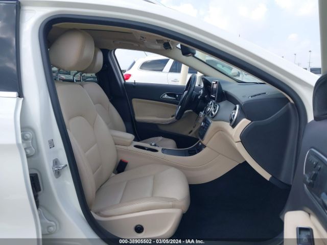 Photo 4 VIN: WDCTG4EB7FJ136147 - MERCEDES-BENZ GLA 250 