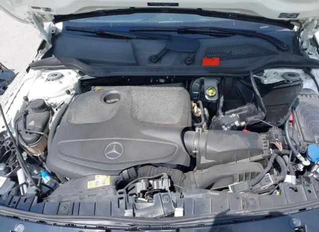 Photo 9 VIN: WDCTG4EB7JJ398324 - MERCEDES-BENZ GLA 