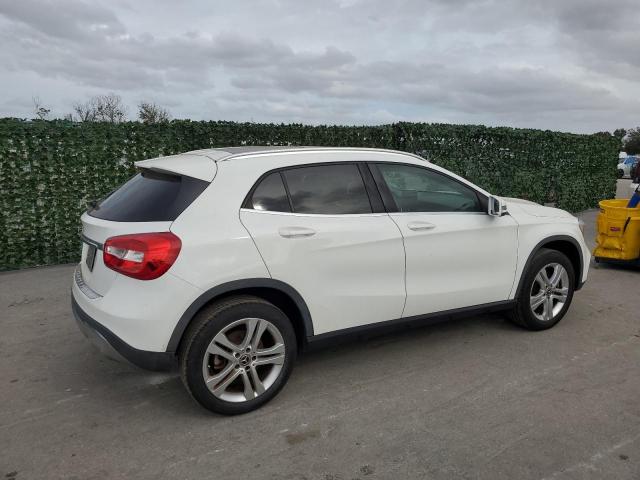 Photo 2 VIN: WDCTG4EB7JJ490985 - MERCEDES-BENZ GLA-CLASS 