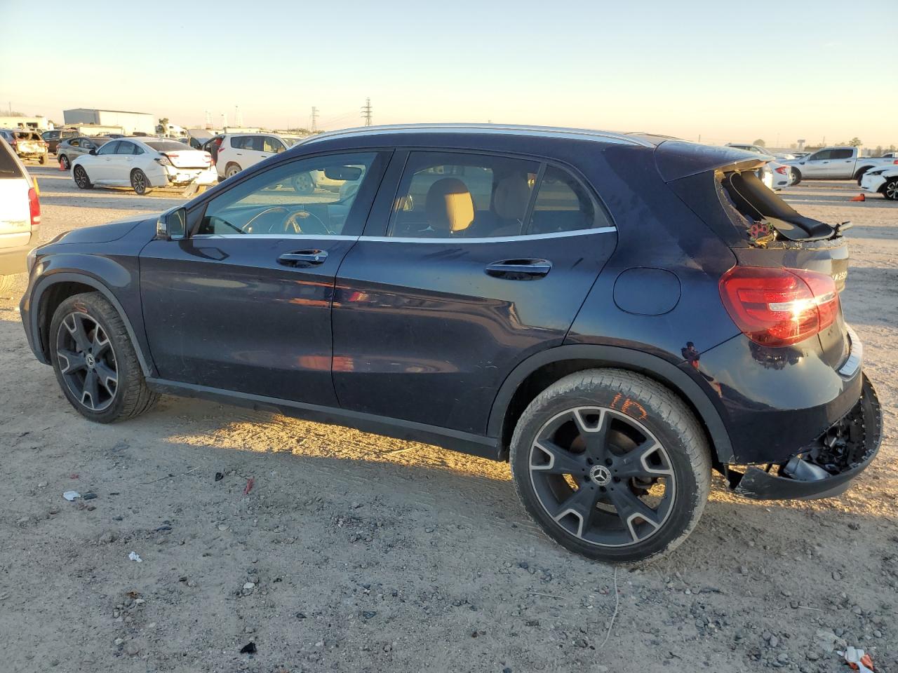 Photo 1 VIN: WDCTG4EB7KU006927 - MERCEDES-BENZ GLA-KLASSE 