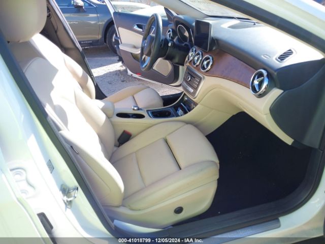 Photo 4 VIN: WDCTG4EB8KU011182 - MERCEDES-BENZ GLA-CLASS 