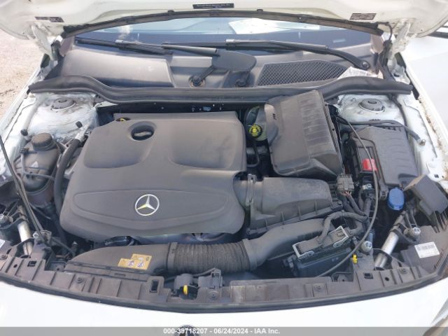 Photo 9 VIN: WDCTG4EB9JJ422767 - MERCEDES-BENZ GLA-CLASS 