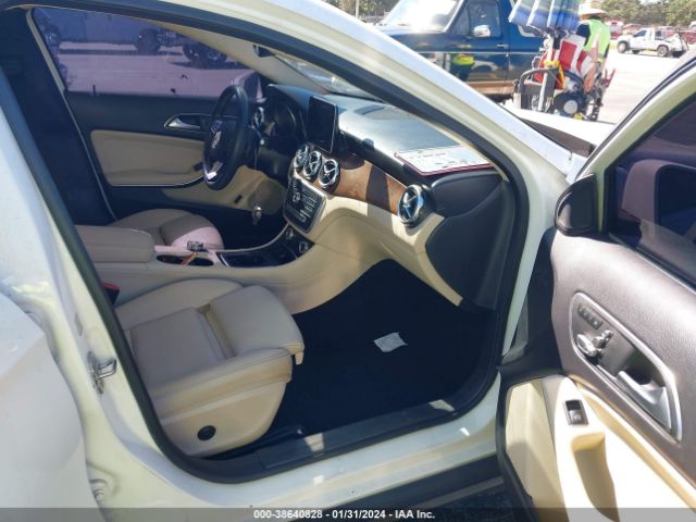 Photo 4 VIN: WDCTG4EB9KJ552128 - MERCEDES-BENZ GLA 250 