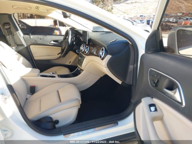 Photo 4 VIN: WDCTG4EBXHJ337348 - MERCEDES-BENZ GLA 250 